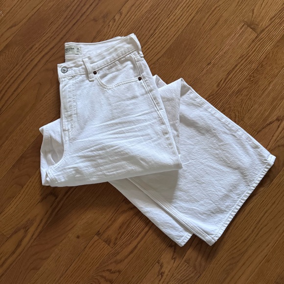 Abercrombie White Wide-Leg Jean - Picture 10 of 10